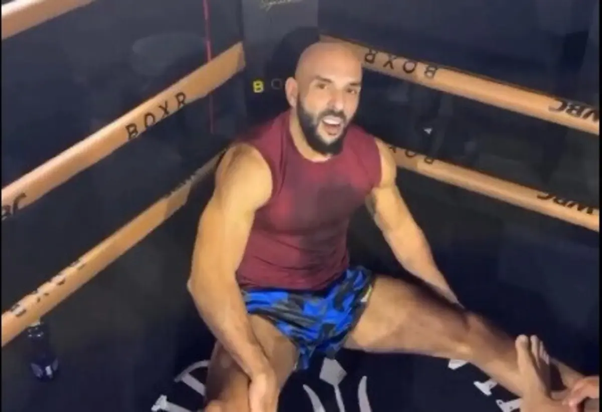 Yassine Cheuko (créditos: X/HappyPunch)