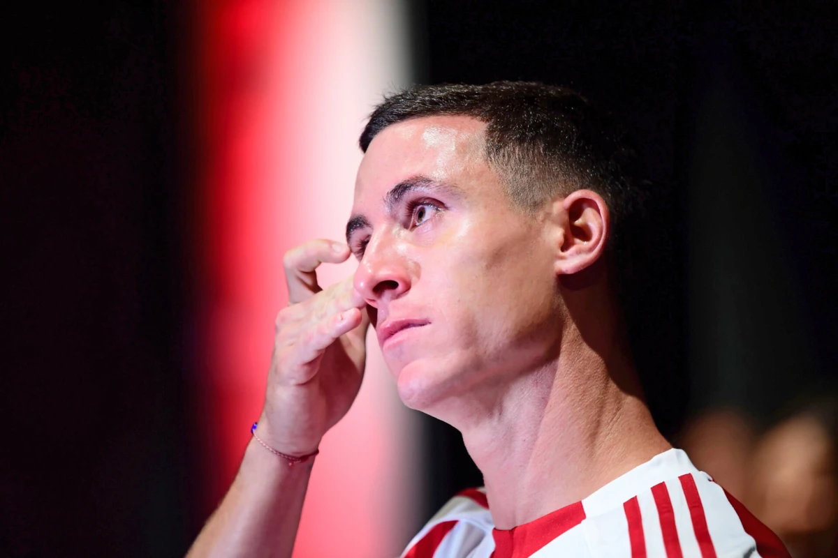 Imagem de contexto do artigo Podence emociona-se e chora no regresso ao Olympiacos. Ora veja