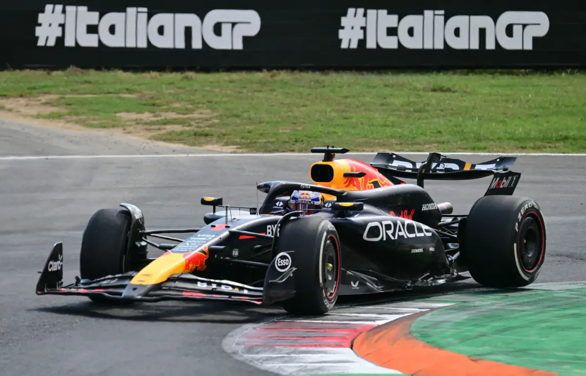 Max Verstappen nega ter utilizado travões assimétricos, mas sem convencer