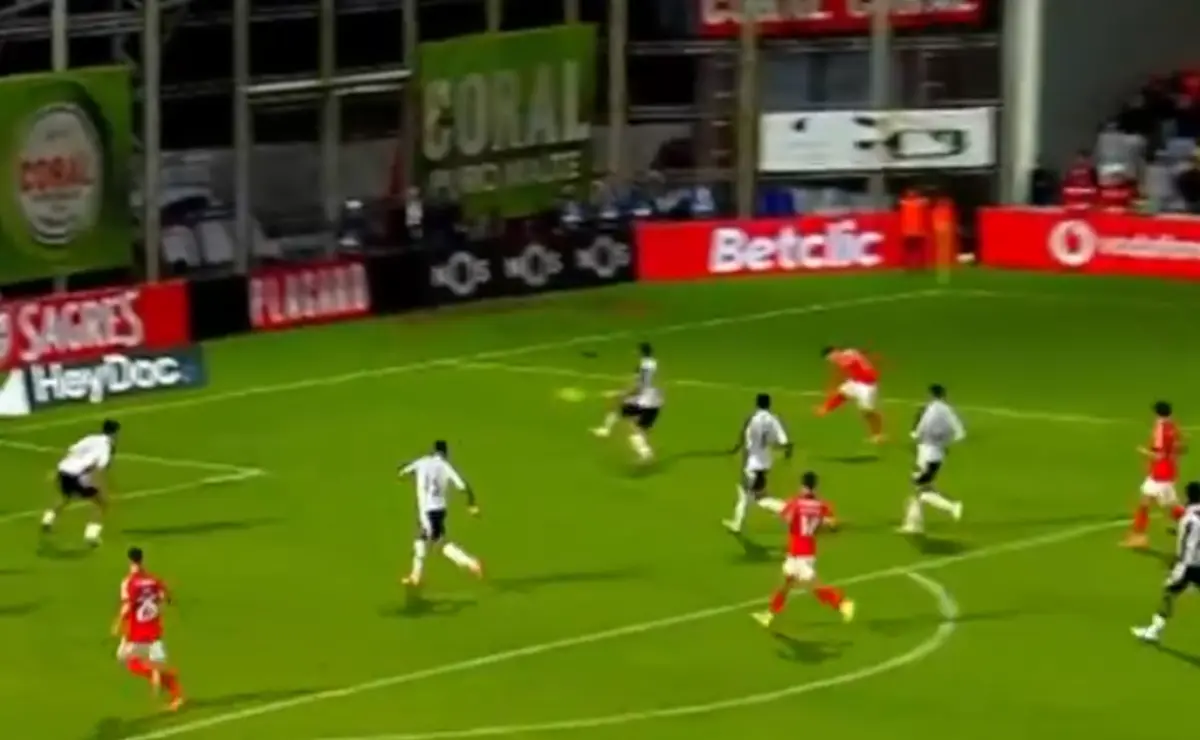 Imagem de contexto do artigo Prestianni empatou o Nacional-Benfica à lei da bomba: veja o golo