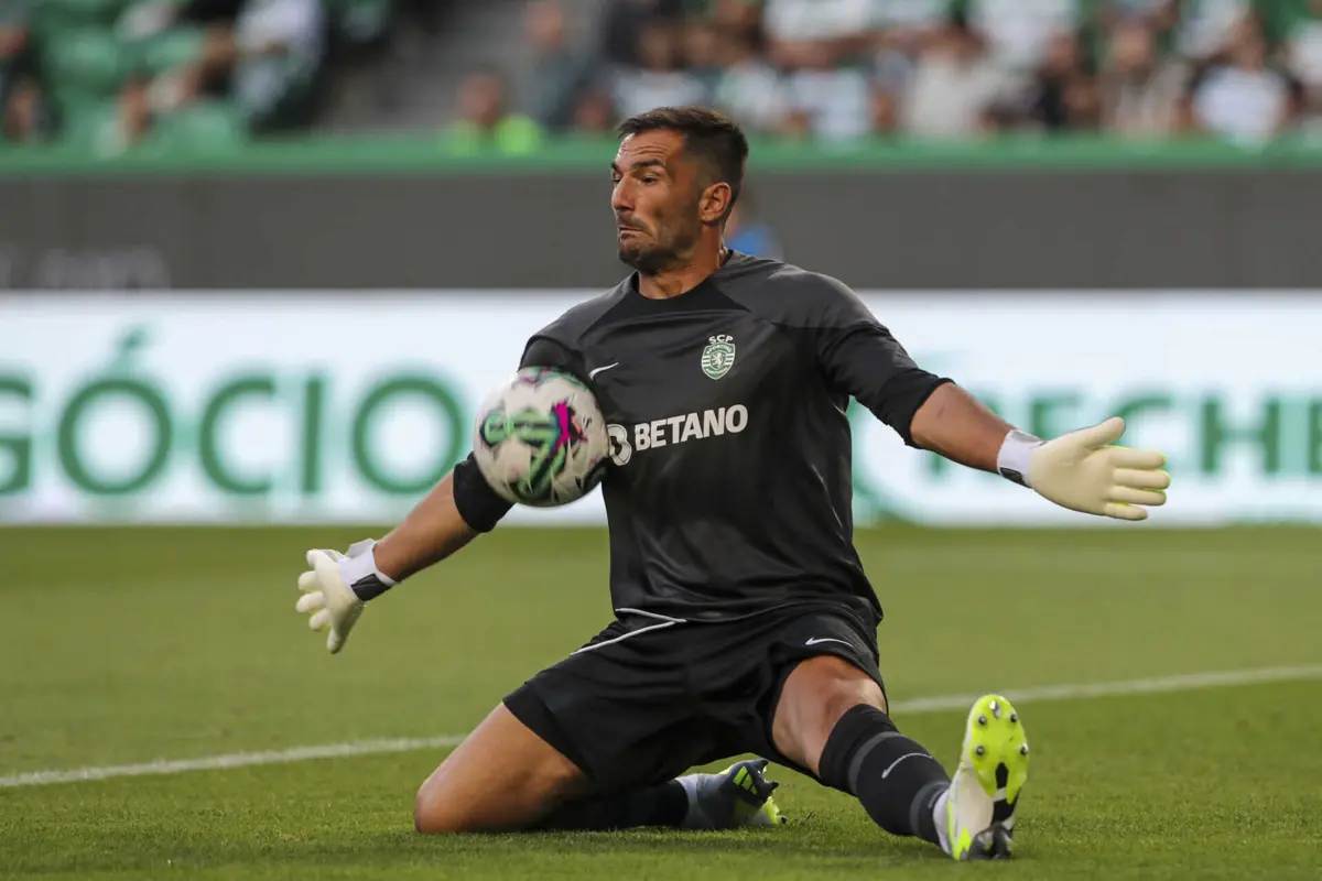 Imagem de contexto do artigo De saída do Sporting, Adán está a ser associado a dois clubes espanhóis