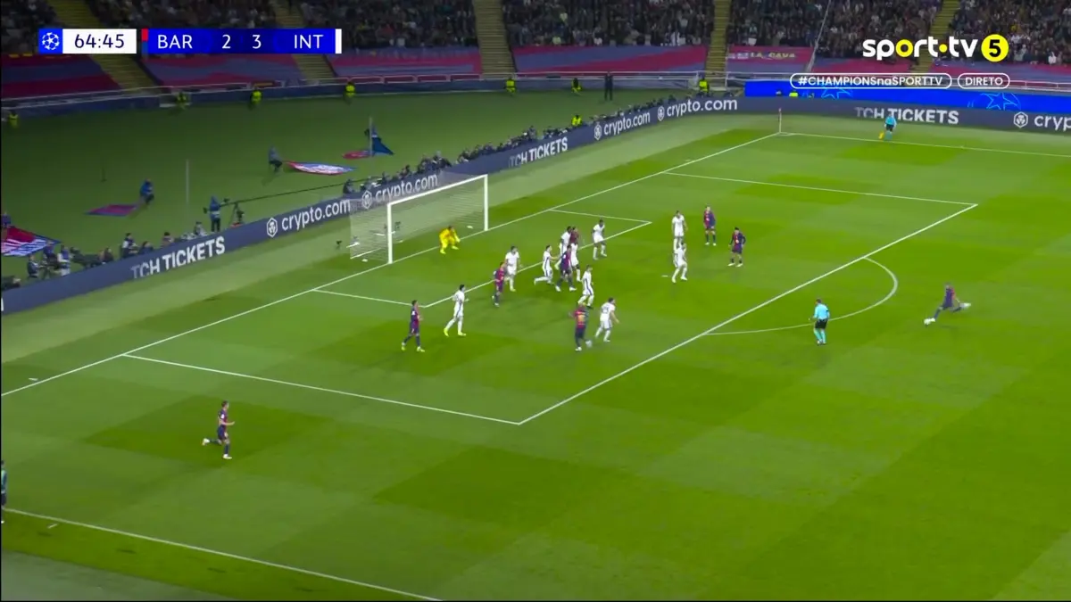 Imagem de contexto do artigo Barcelona-Inter: reação imediata e novo empate com uma bomba e azar de Sommer. Veja o golo