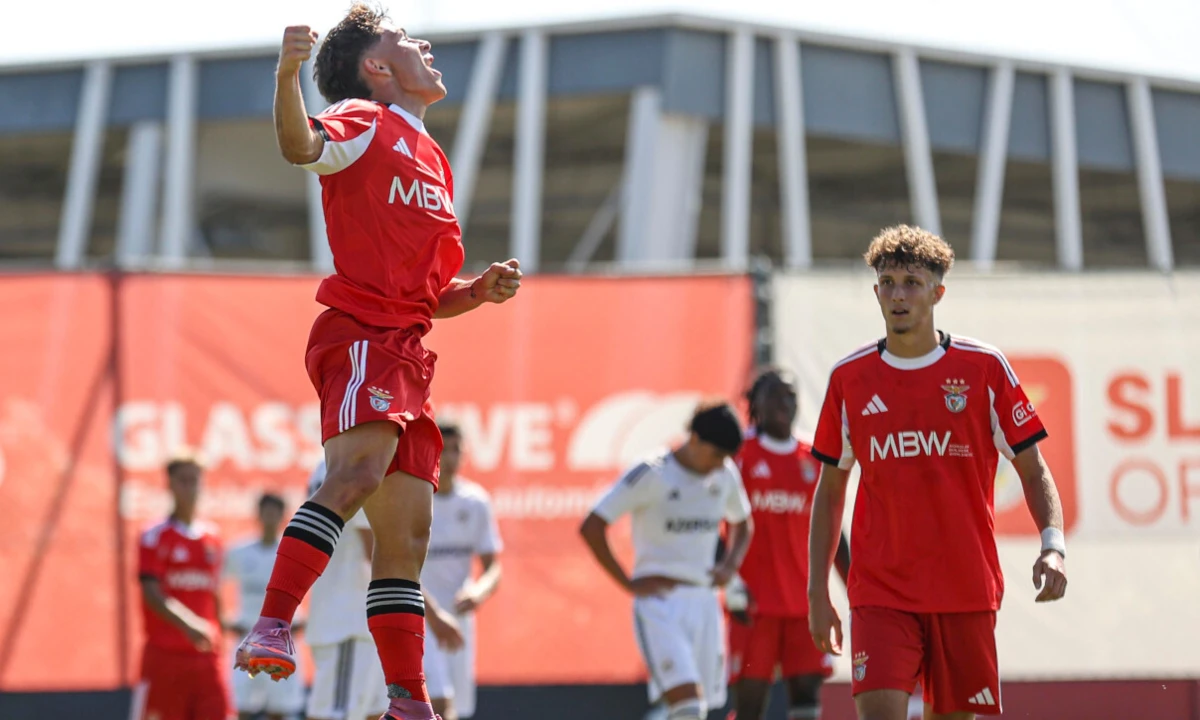 Gonçalo Moreira marcou quatro dos sete golos do Benfica
