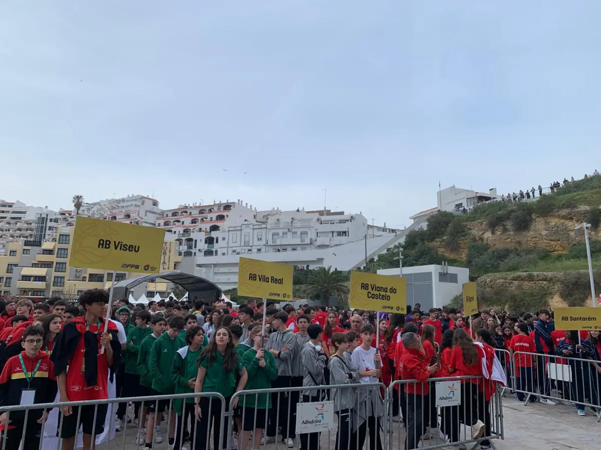 Imagem de contexto do artigo Festa do Basquetebol Juvenil arrancou: "É aqui que se trabalha o amanhã"