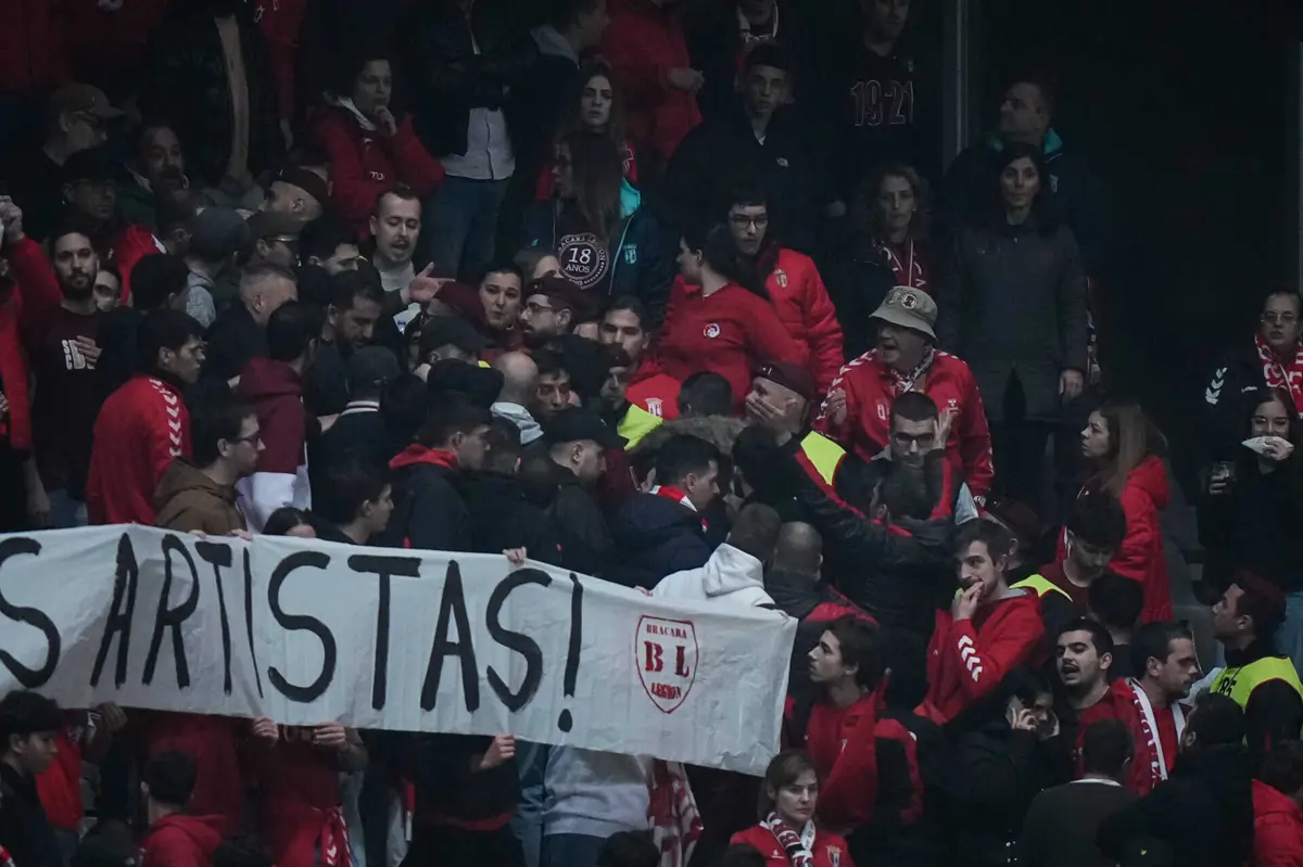 Claque do Braga (crédito: Gonçalo Delgado/Global Imagens)