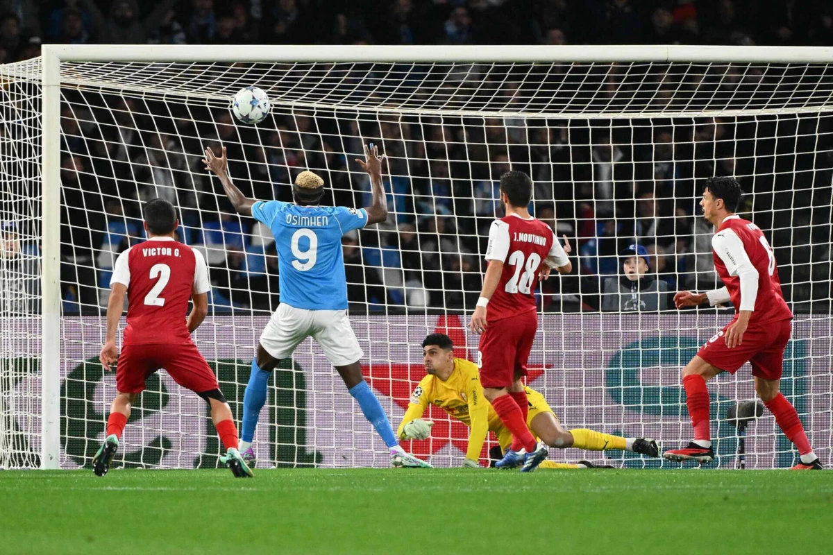 Matheus, guarda-redes do Braga (Créditos: Alberto PIZZOLI / AFP)