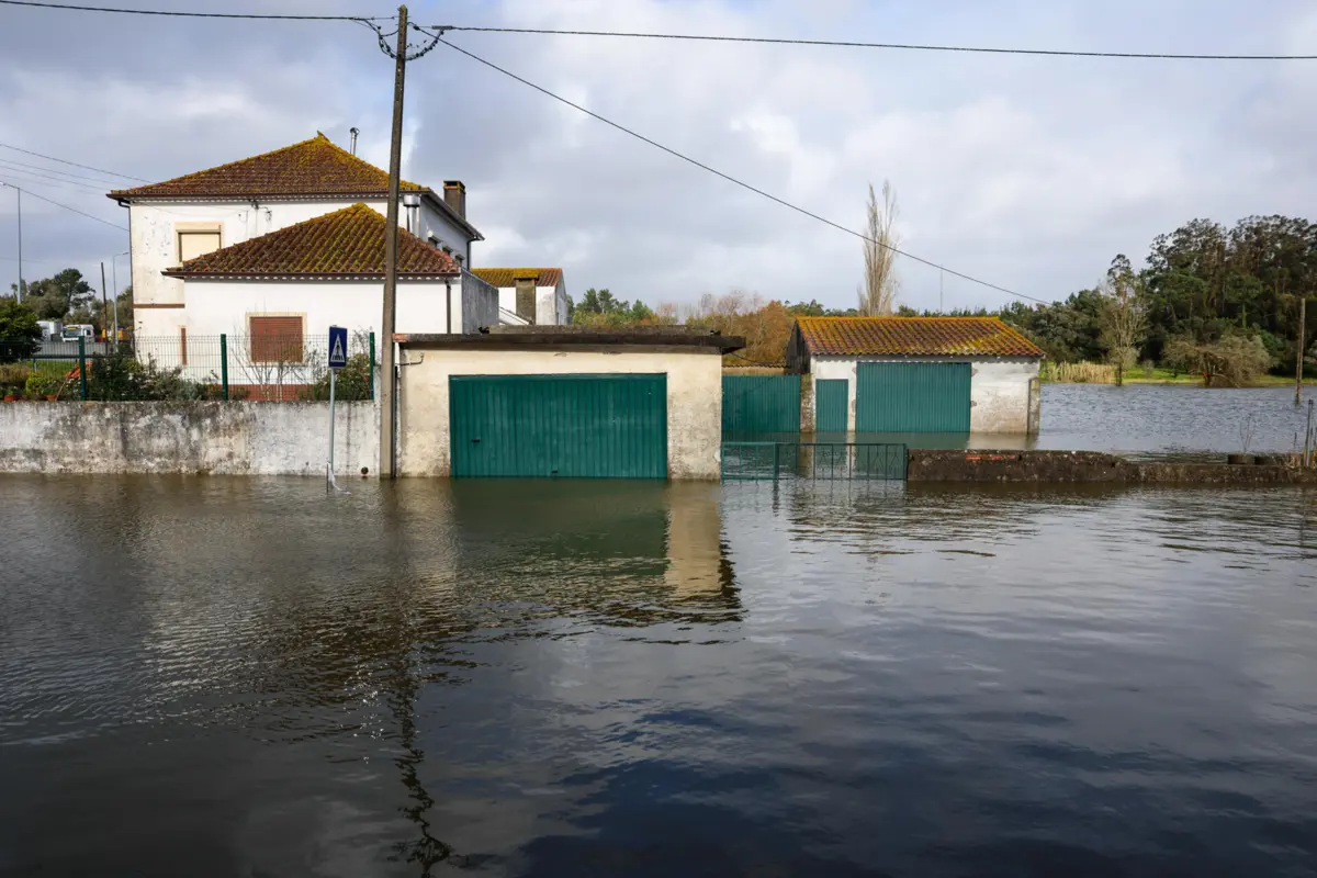 Mau tempo tem provocado inundações