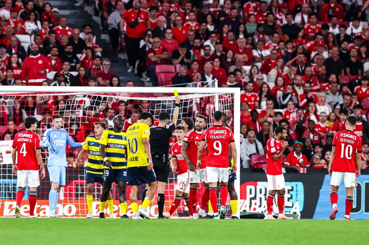 Arbitragem de João Gonçalves foi contestada pelo Benfica