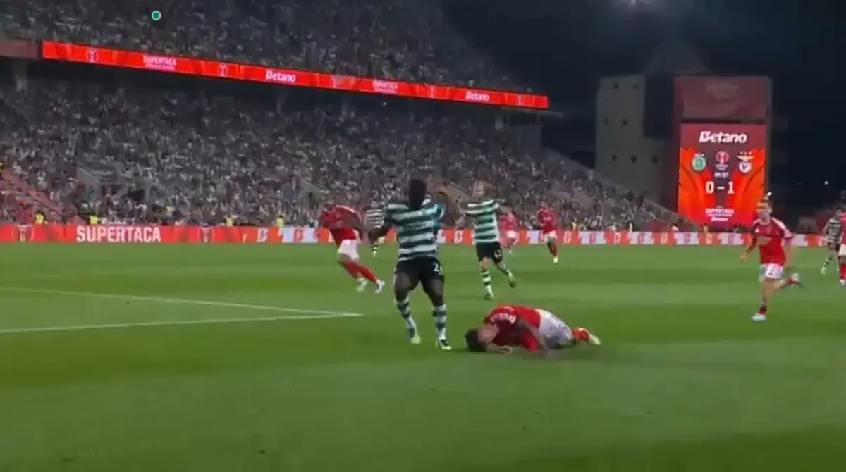 Imagem de contexto do artigo Benfica mais combativo agradou a Bruno Lage: Barrenechea foi exemplo