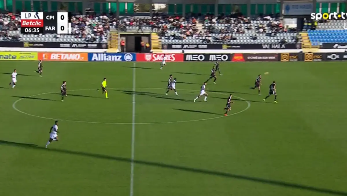 Imagem de contexto do artigo De levar as mãos à cabeça: veja este golaço de Elves Baldé frente ao Casa Pia