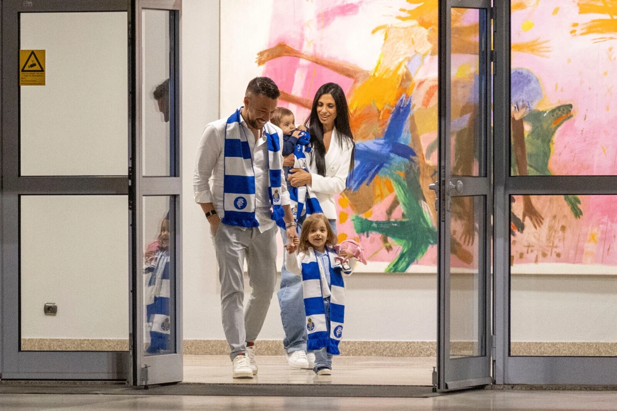 Francesco Farioli e a família (Créditos: Carlos Carneiro)