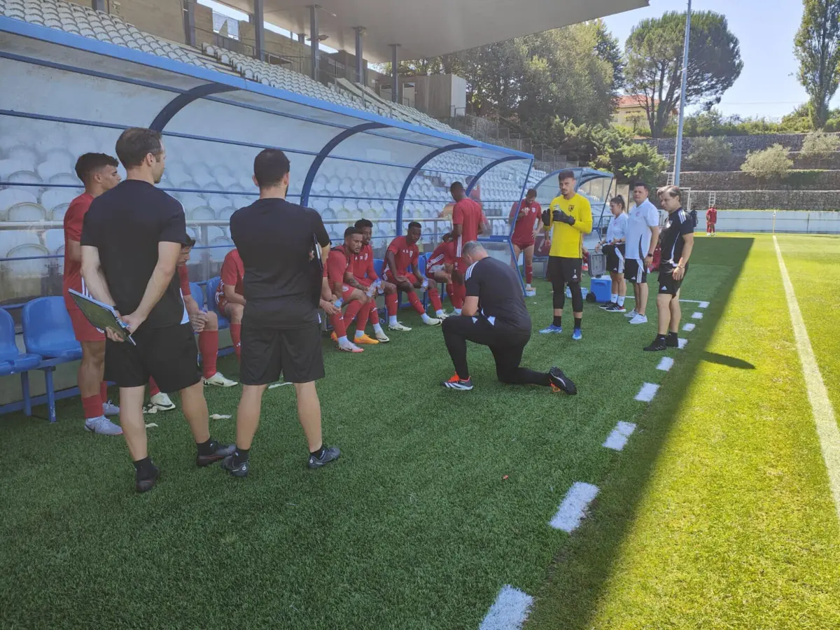 Imagem de contexto do artigo Aves SAD vence galegos do Ferrol no jogo de apresentação