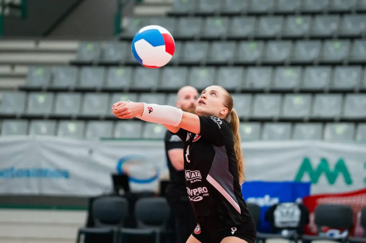 Eva Rodrigues Voleibol feminino: duas finlandesas, Sol Onofri, Eva Rodrigues e ...
