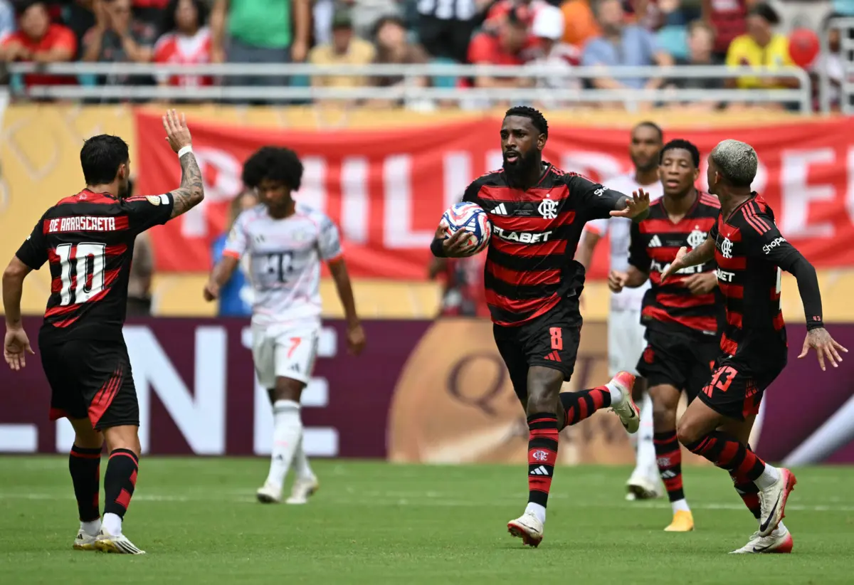 Gerson marcou ao Bayern no Mundial de Clubes (Créditos: AFP)