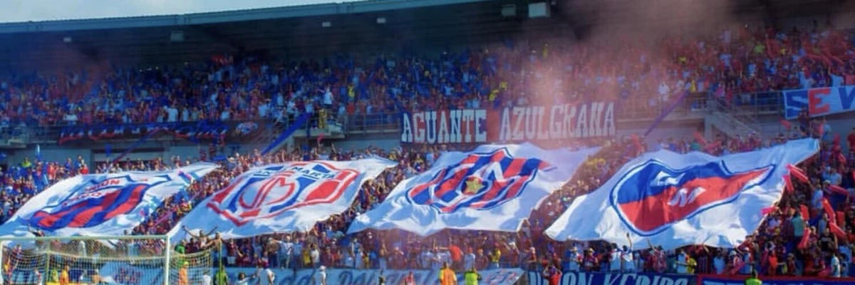 Imagem de contexto do artigo Dono de clube colombiano causa polémica: "Futebol não é para mulheres, que vão jogar dominó"
