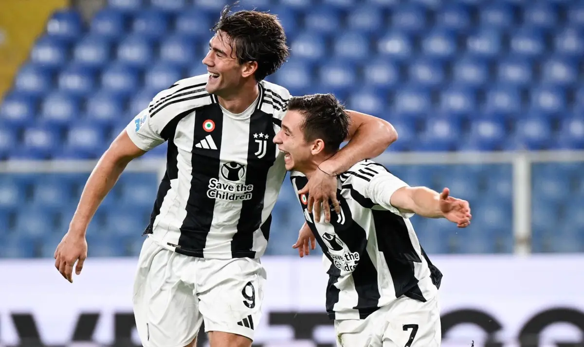 Francisco Conceição com Vlahovic (Créditos: Juventus FC)