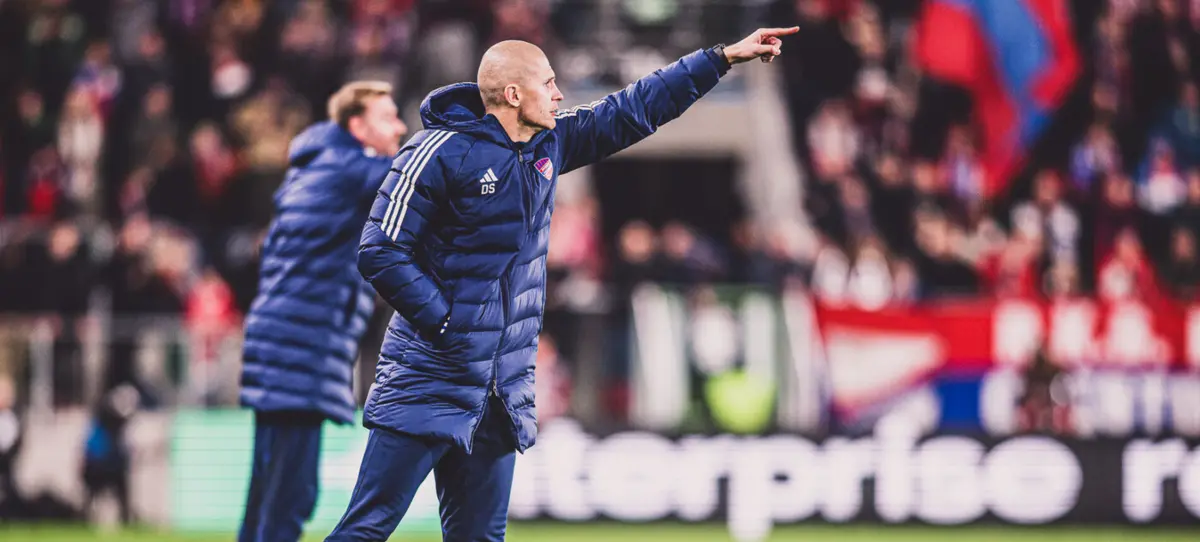 Dawid Szwarga, treinador do Raków