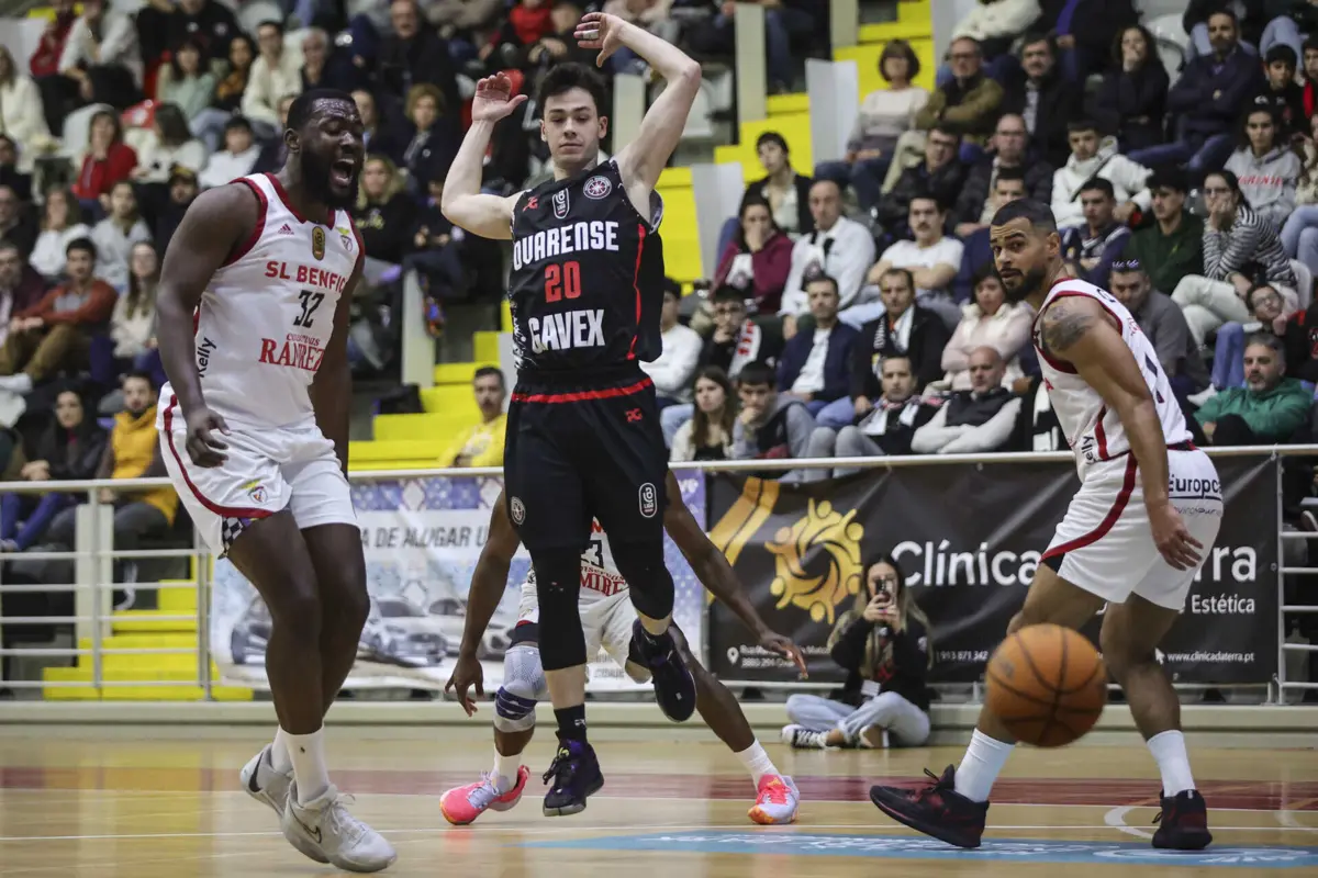 Benfica visitou e venceu a Ovarense (créditos: Tony Dias/Global Imagens)