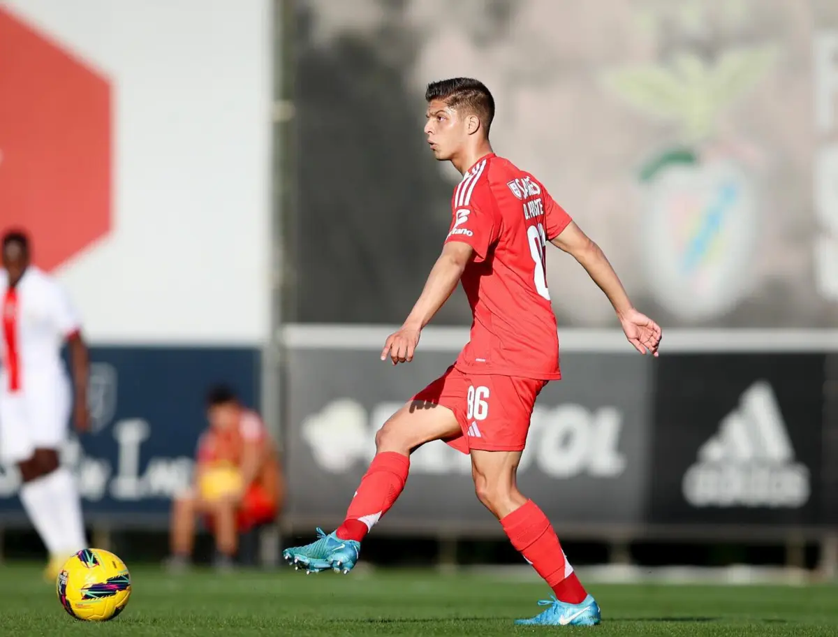 Imagem de contexto do artigo Diogo Prioste treina com a equipa principal na véspera do Benfica-Bolonha