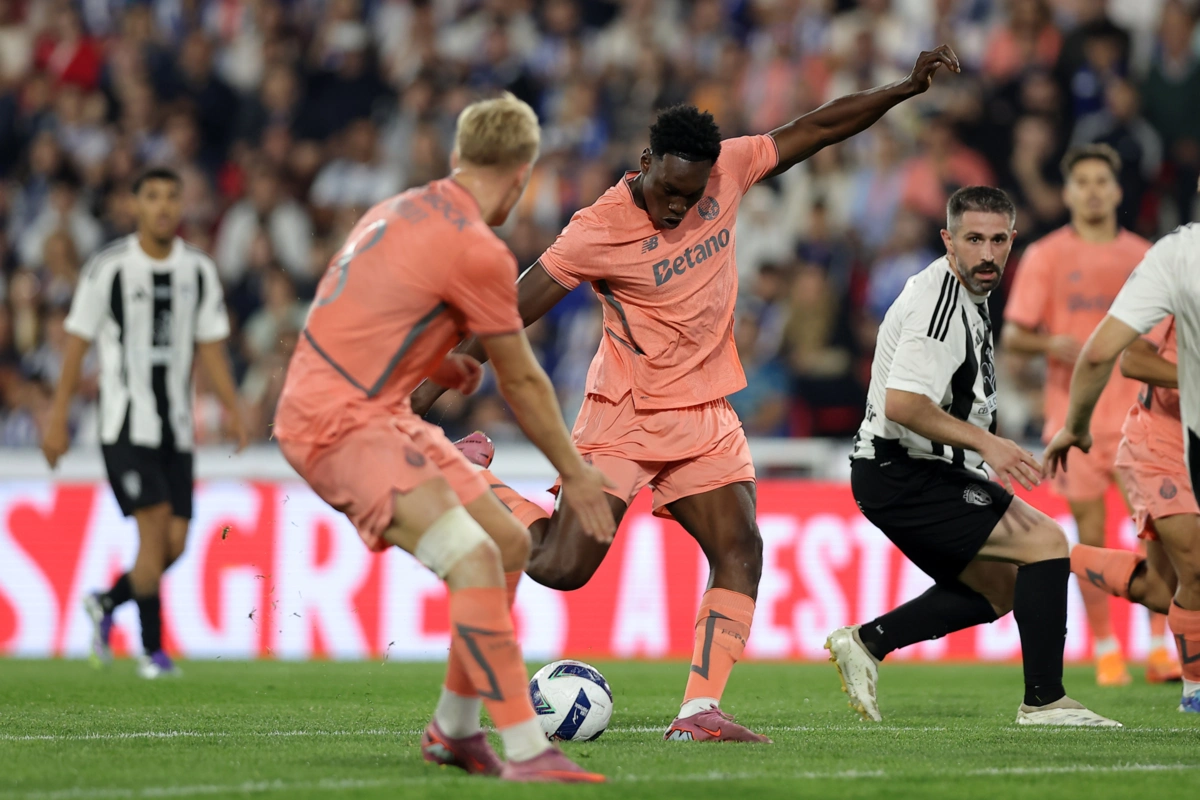 Samu marcou três golos ao Celoricense