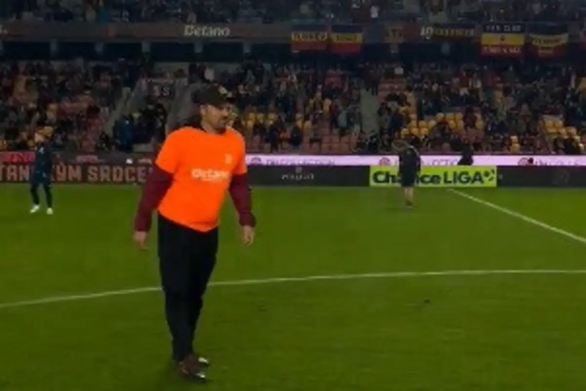 Imagem de contexto do artigo Adepto do Sparta Praga ganha 40 mil euros ao marcar golo do meio-campo