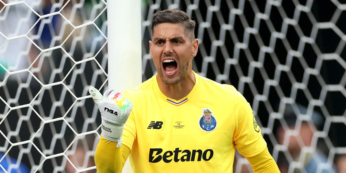 Cláudio Ramos frente ao Palmeiras