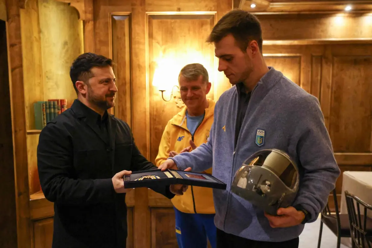 Volodymyr Zelensky com Vladyslav Heraskevych