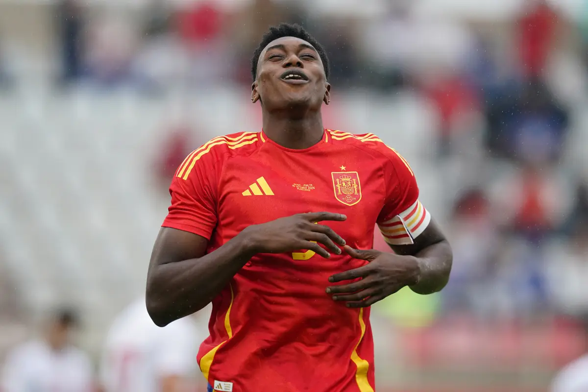 Samu com a camisola de Espanha