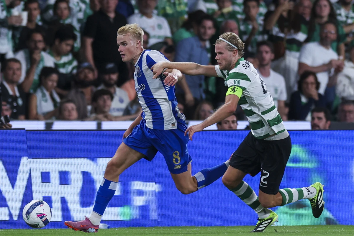 Froholdt num duelo com Hjulmand (Créditos: EPA)