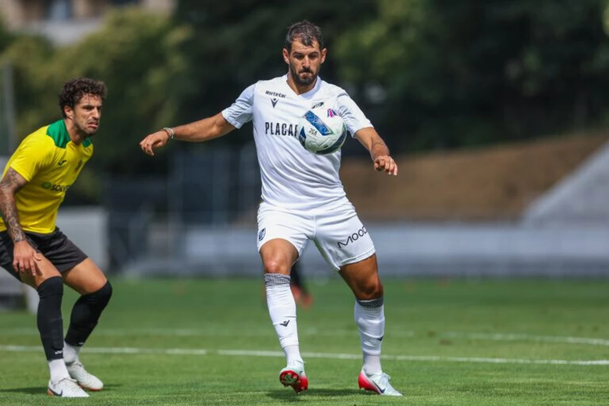 Nélson Oliveira (Créditos: Vitória)