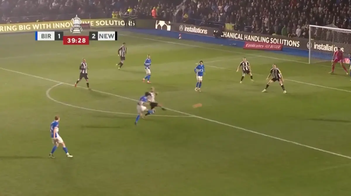 Imagem de contexto do artigo Golão de Iwata no Birmingham-Newcastle: assista ao vídeo