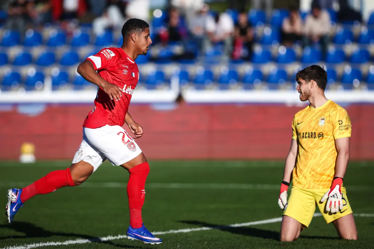 Fernando marcou no 1-1 entre Alverca e Santa Clara