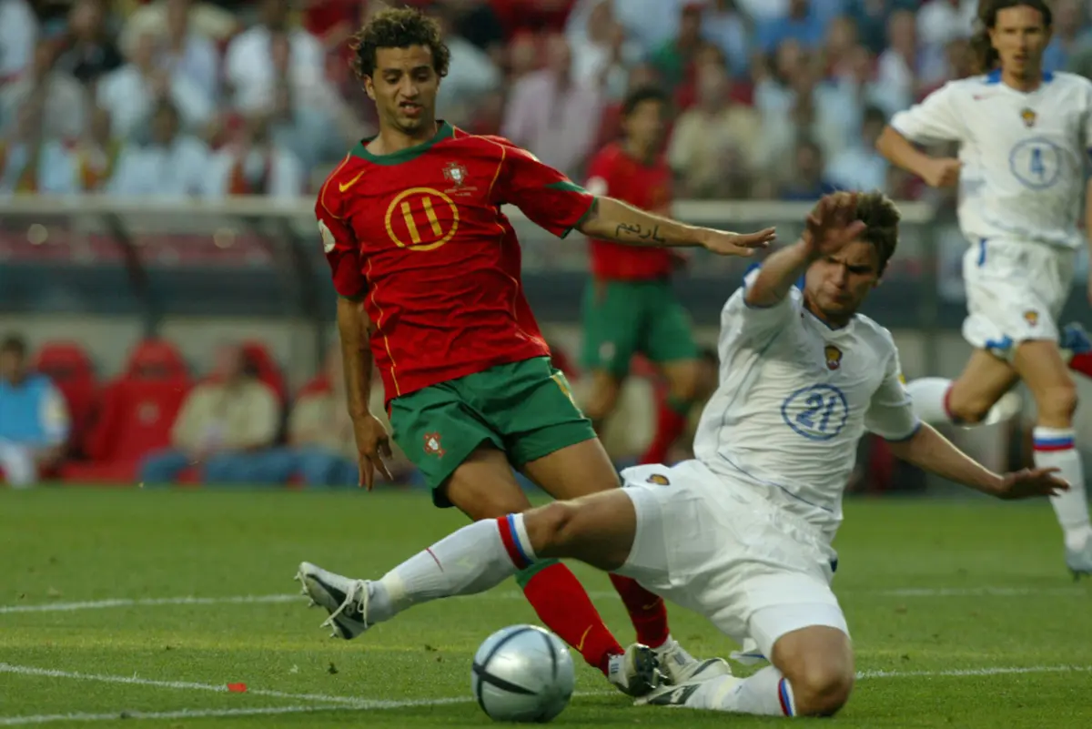 Alexey Bugayev num duelo com Simão Sabrosa