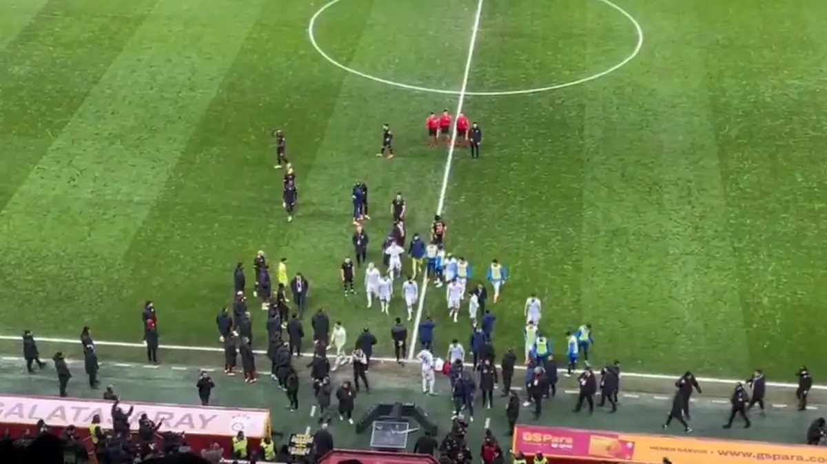 Imagem de contexto do artigo Adana Demirspor abandona jogo com o Galatasaray na primeira parte