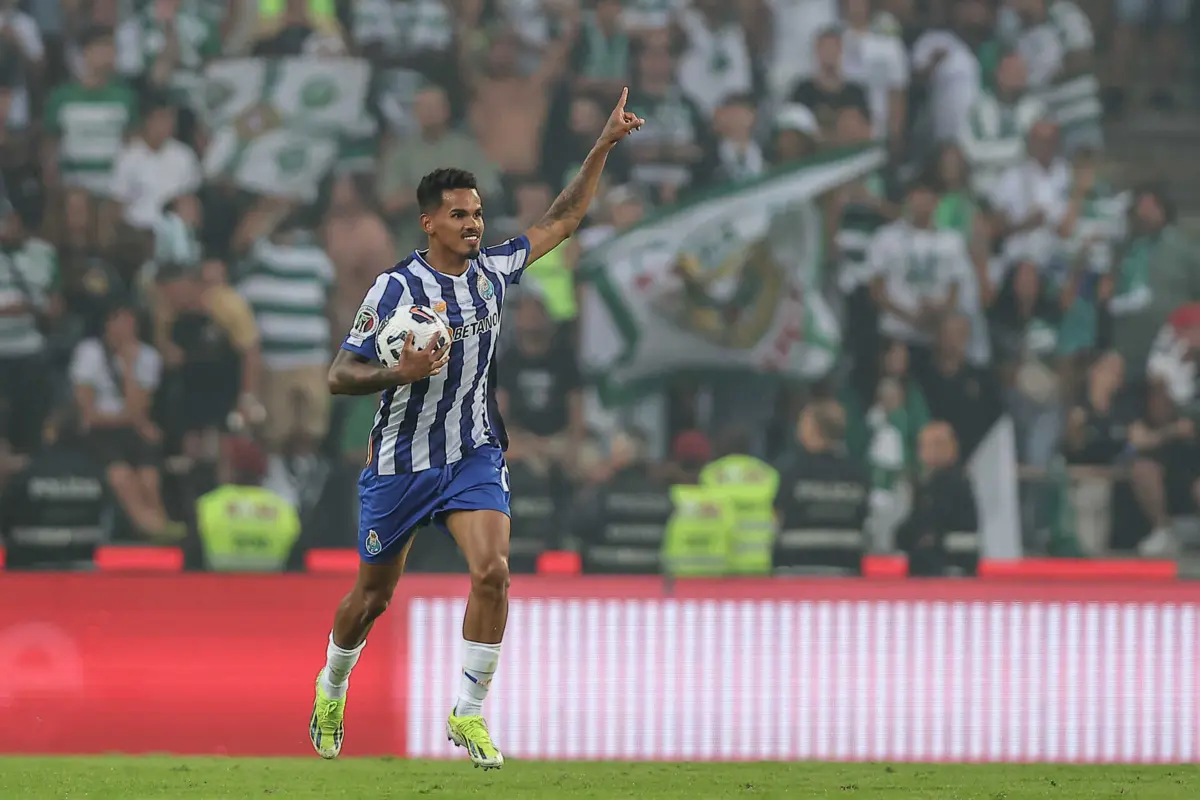 Galeno festeja o golo contra o Sporting (Créditos: Miguel Pereira/Global Imagens)