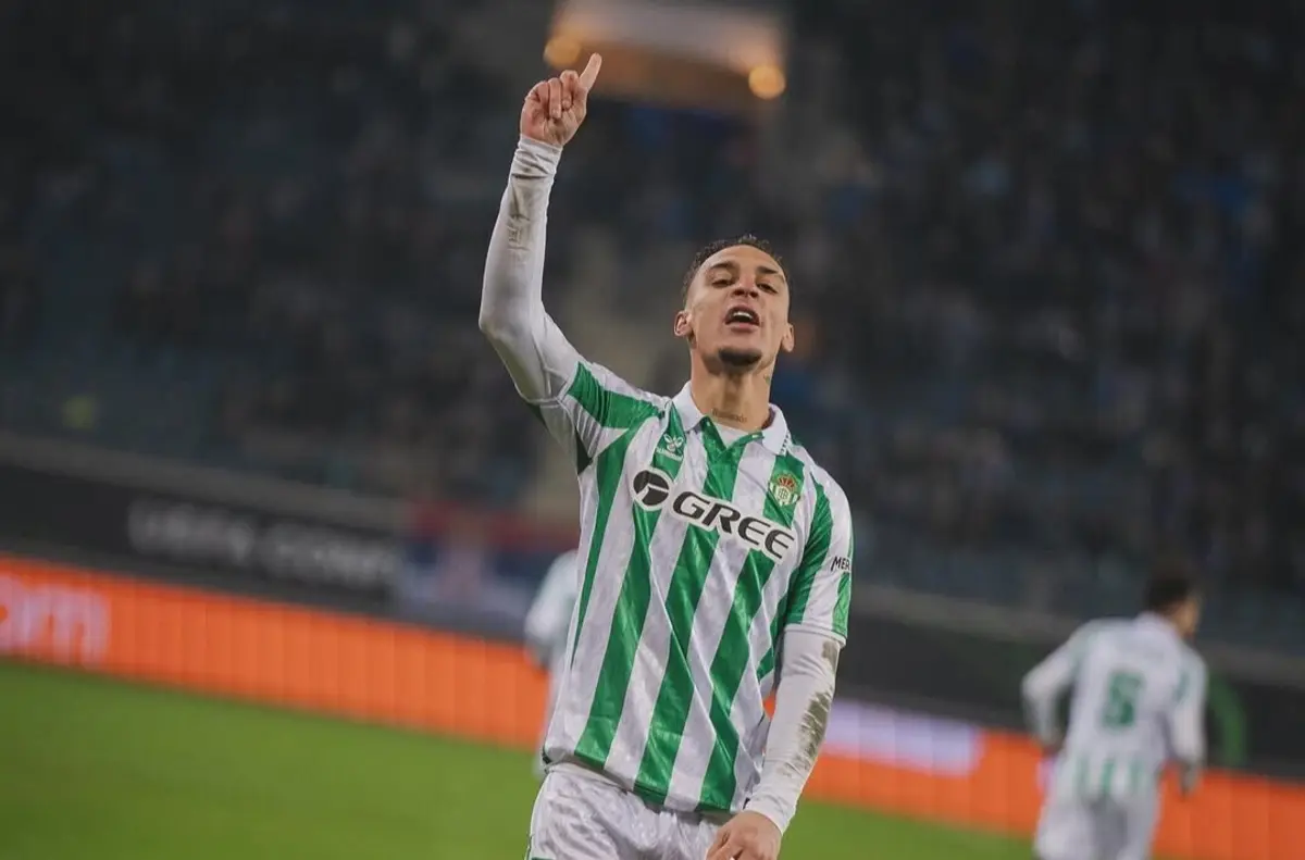 Antony arrancou em grande no Bétis