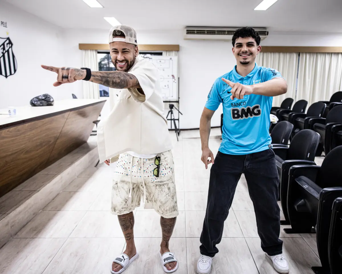 Imagem de contexto do artigo O reencontro 13 anos depois: curado da doença, o "menino da dançinha" voltou a estar com Neymar