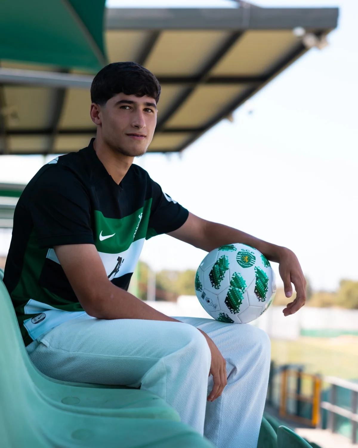 José Mendes assinou contrato profissional com o Sporting