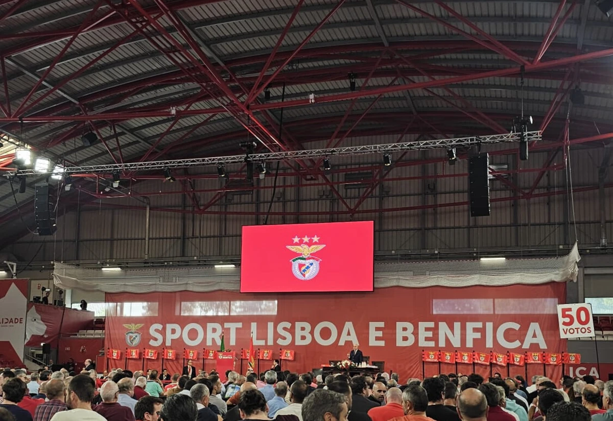 Imagem de contexto do artigo Acompanhe a AG Extraordinária do Benfica: Fernando Seara demite-se