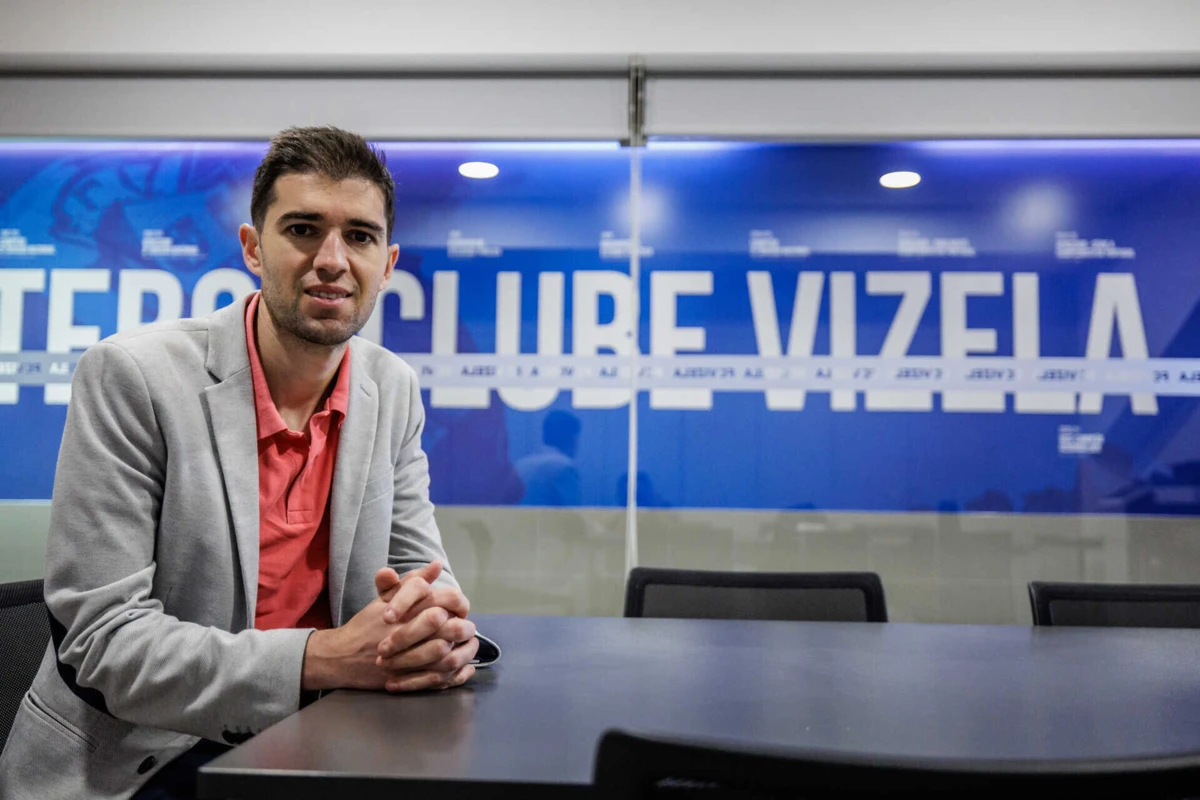 Toni Dovale (créditos: Miguel Pereira/Global Imagens)