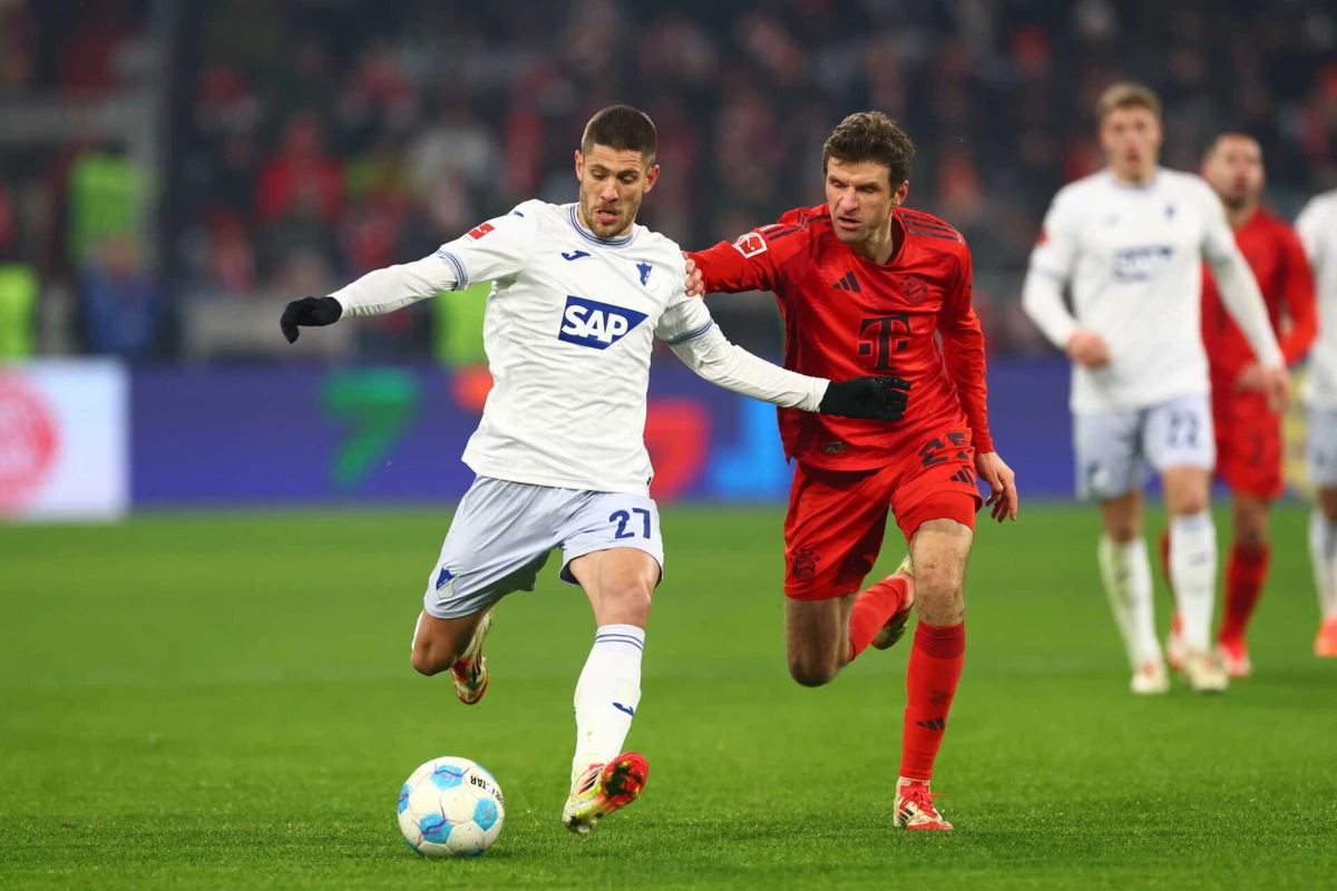 Andrej Kramaric e Thomas Muller (Créditos: EPA)