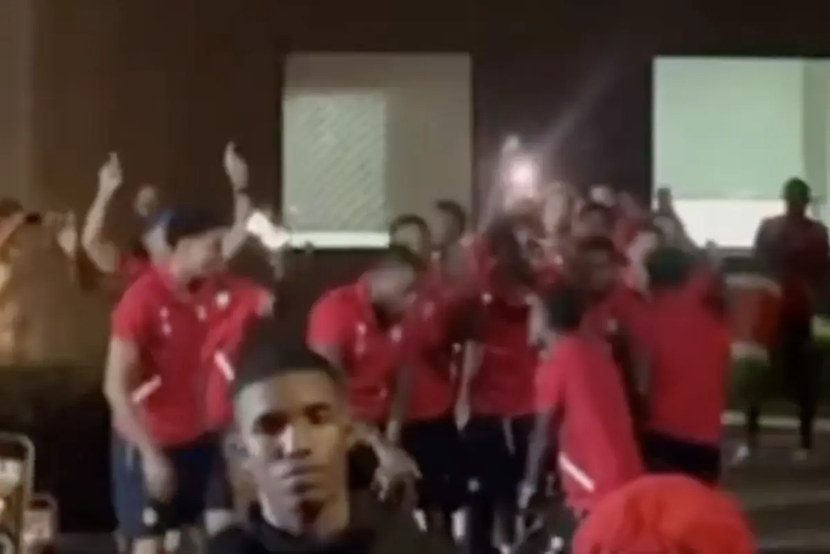 Imagem de contexto do artigo Adeptos do Panamá tentaram incomodar, mas jogadores do Suriname desceram para a "festa". Ora veja