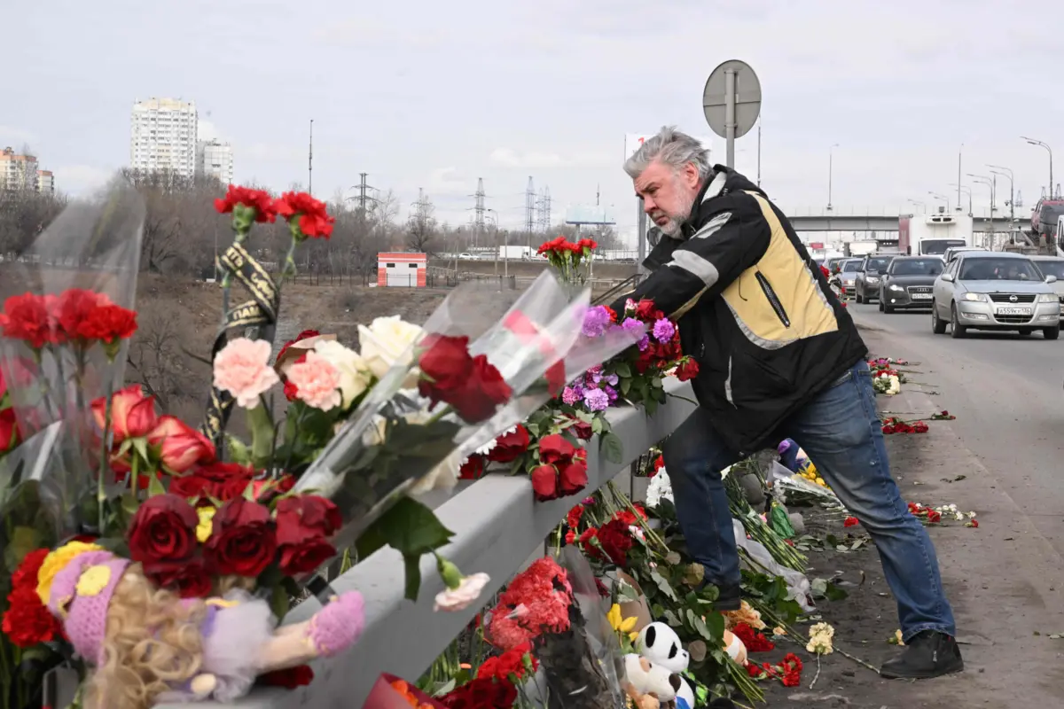 Homenagem às vítimas (Créditos: AFP)