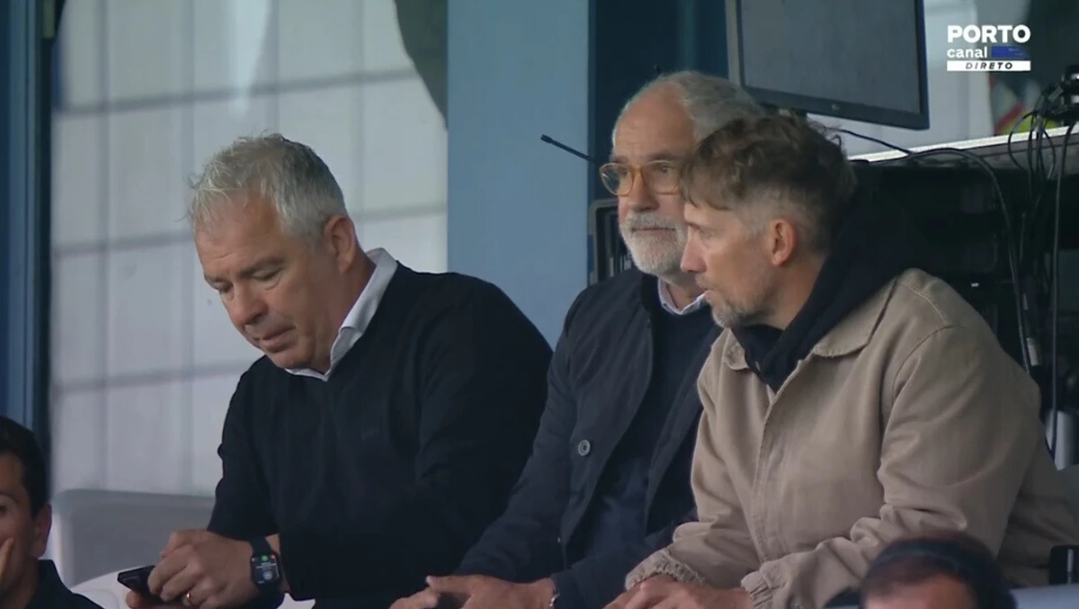 Imagem de contexto do artigo Zubizarreta, Jorge Costa e adjunto de Anselmi assistem ao FC Porto B-Vizela