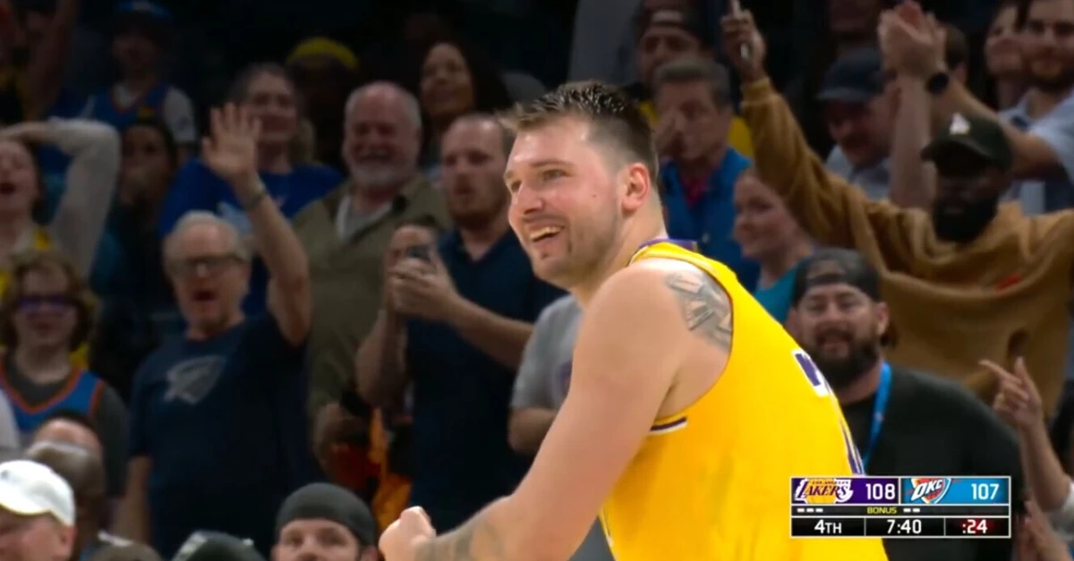 Doncic aponta para adepto (créditos: X/Reprodução)