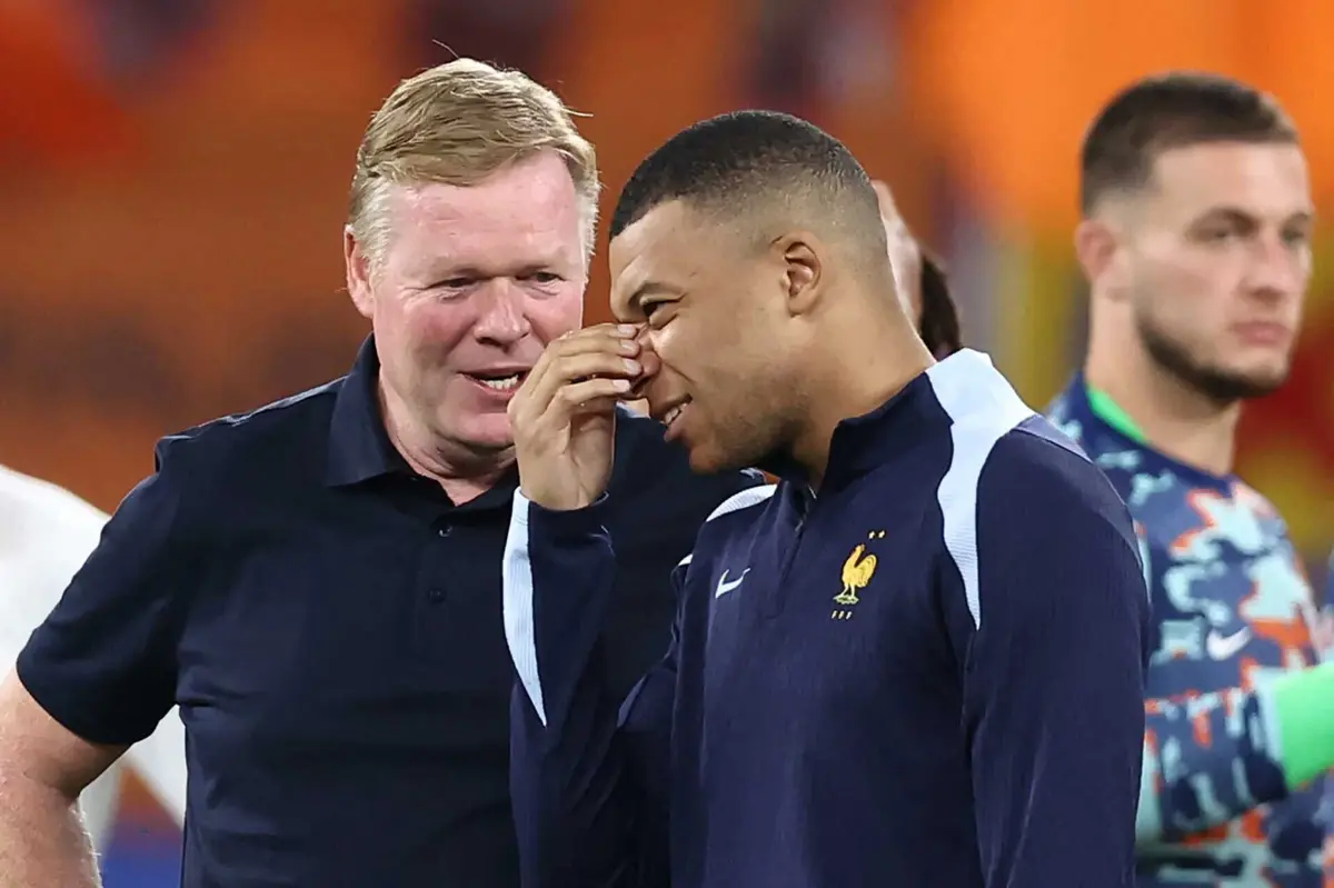Ronald Koeman e Mbappé (créditos: FRANCK FIFE / AFP)