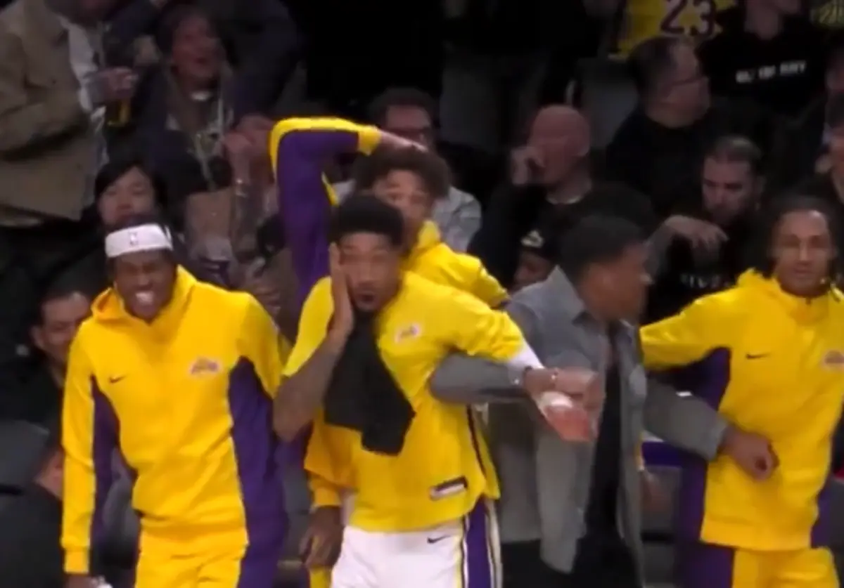 Imagem de contexto do artigo LeBron James levou toda a gente à loucura com este afundanço sobre Paul George: ora veja