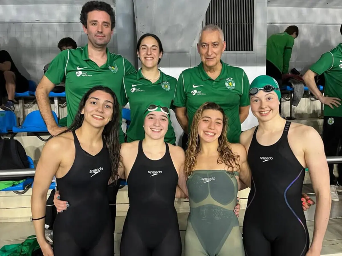Equipa de natação feminina do Sporting (créditos: FPN)