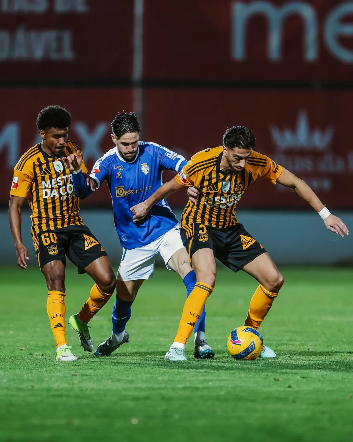 Imagem de contexto do artigo Lusitânia de Lourosa venceu dérbi contra o Feirense com golo na própria baliza