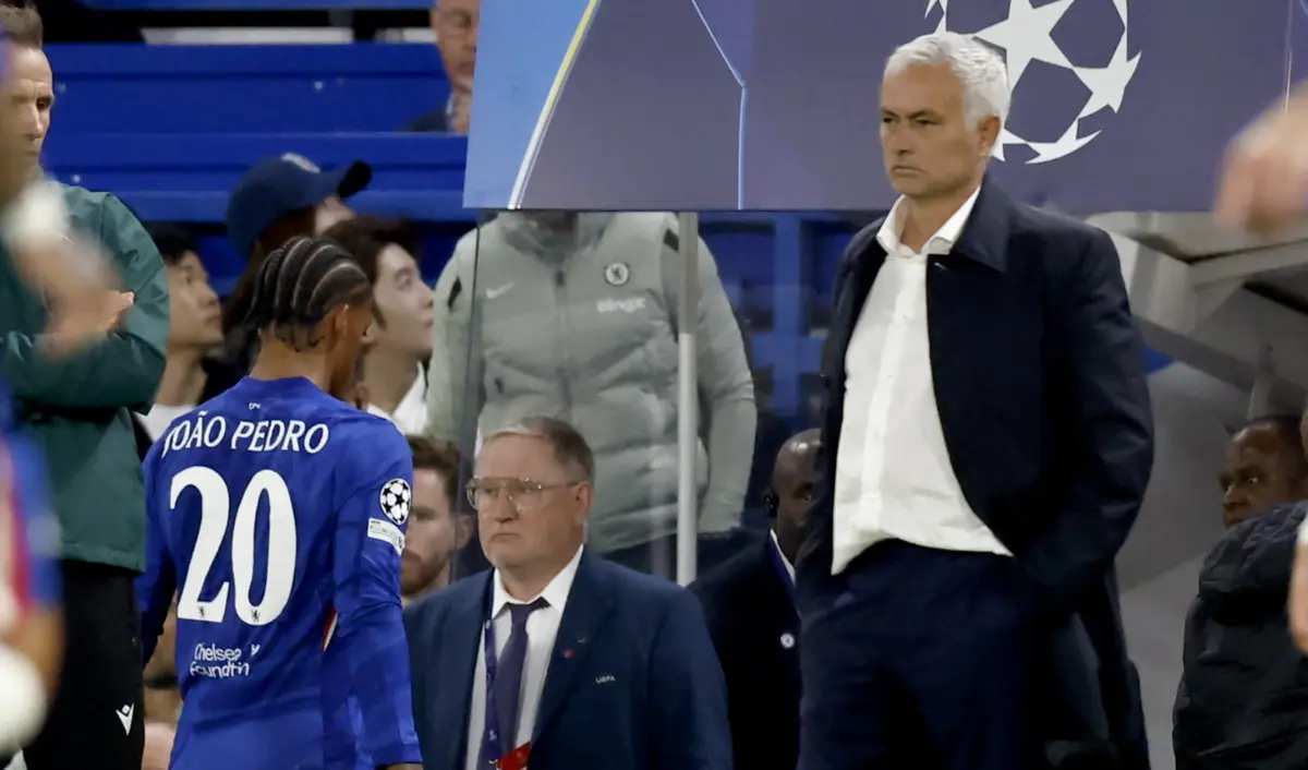 João Pedro e José Mourinho